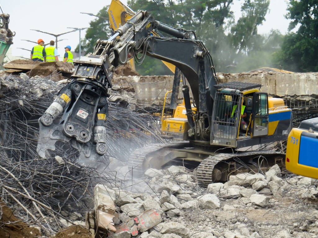 commercial demolition contractors